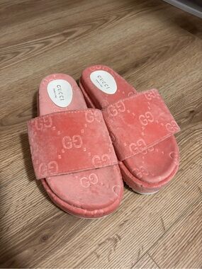 GG Coral Pink Velvet Logo Slide Sandals
